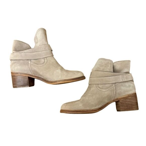 UGG Elora Sahara Nubuck Leather Ankle Boots Taupe Beige Tan Pull On Size 7 - Picture 2 of 8